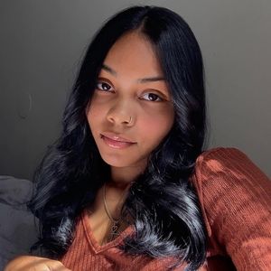 Meet your Posher, Aisha